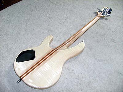 Completed Bass in natural satin nitro celulose